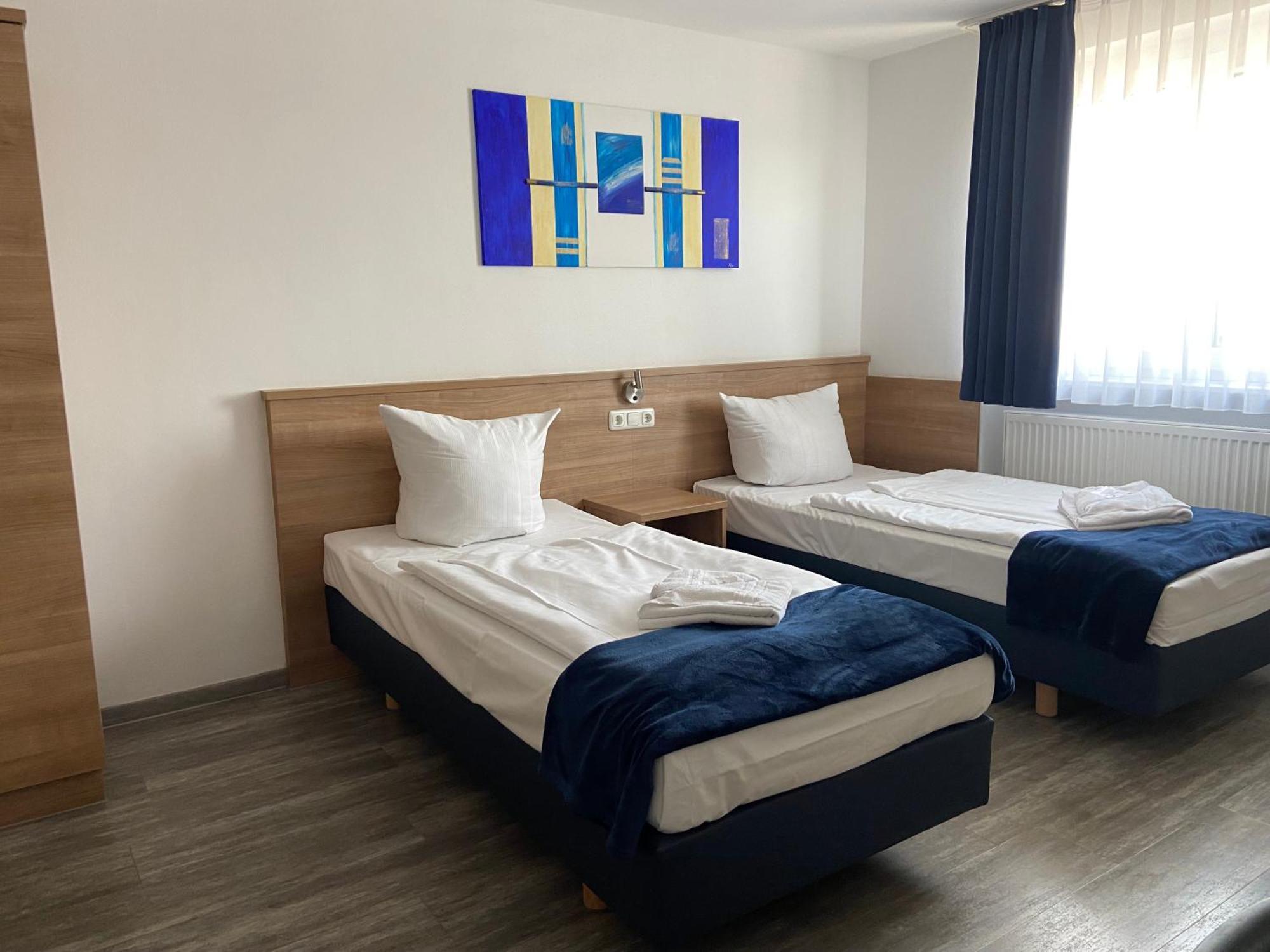Sunny Hotel Straubing Exteriör bild